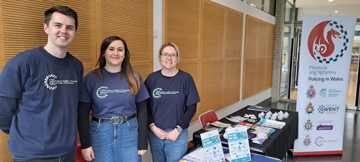 commissionersw's tweet photo. Our team are honoured to be attending @rcccymru #CodiCymru event today @StFagans_Museum 

We look forward to:
👀seeing thought-provoking exhibits
🗣️hearing from inspiring speakers
👥taking part in engaging workshops

#InternationalDayfortheEliminationofRacialDiscrimination https://t.co/QiiWHQTDBv