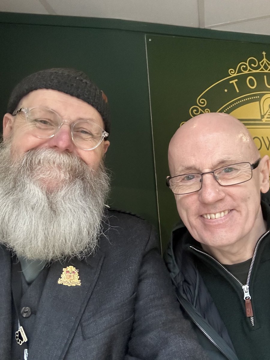 GLCTours's tweet image. Great to see John today.john recently retired from the railway after many years service in Glasgow Central.enjoy your retirement sir a true legend