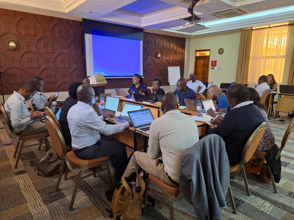 With support from @CDCKenya and organized by @Chu4Uhc @CHS_ke is currently engaged in the curriculum development process. We are reviewing the HIV, TB, Malaria and NTDs (Neglected Tropical Diseases) technical modules as part of the comprehensive integrated CHP curriculum