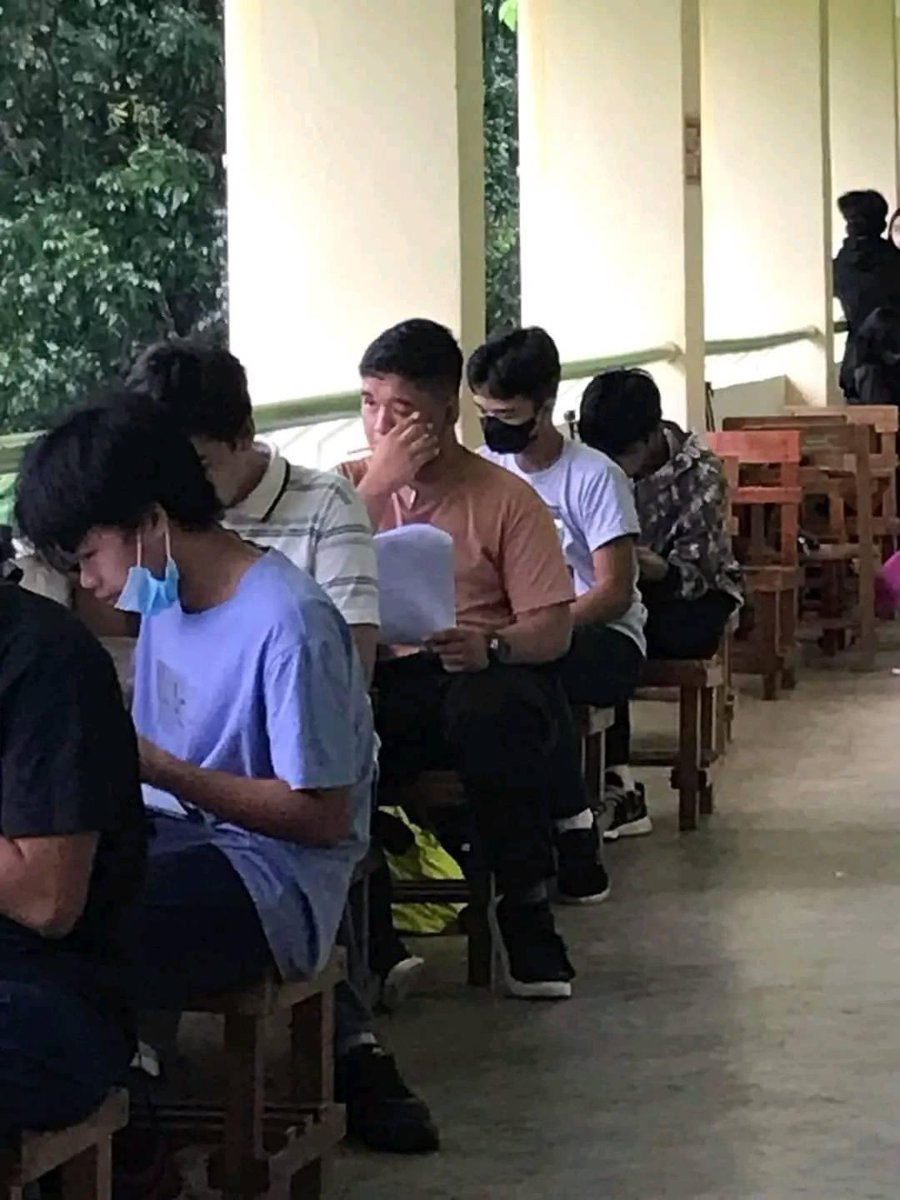 enterococcutie's tweet photo. First day of MTLE be like: https://t.co/FA7ifcUtyk