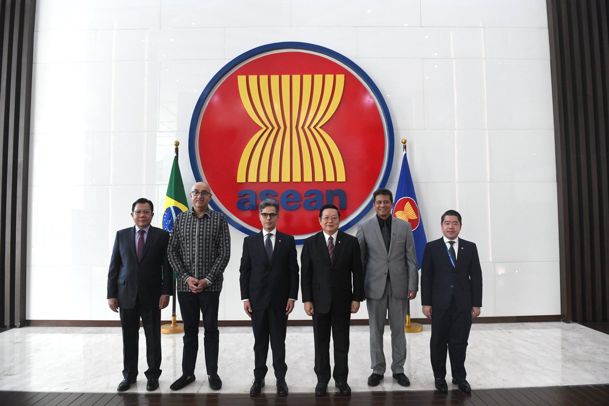 ASEAN tweet picture