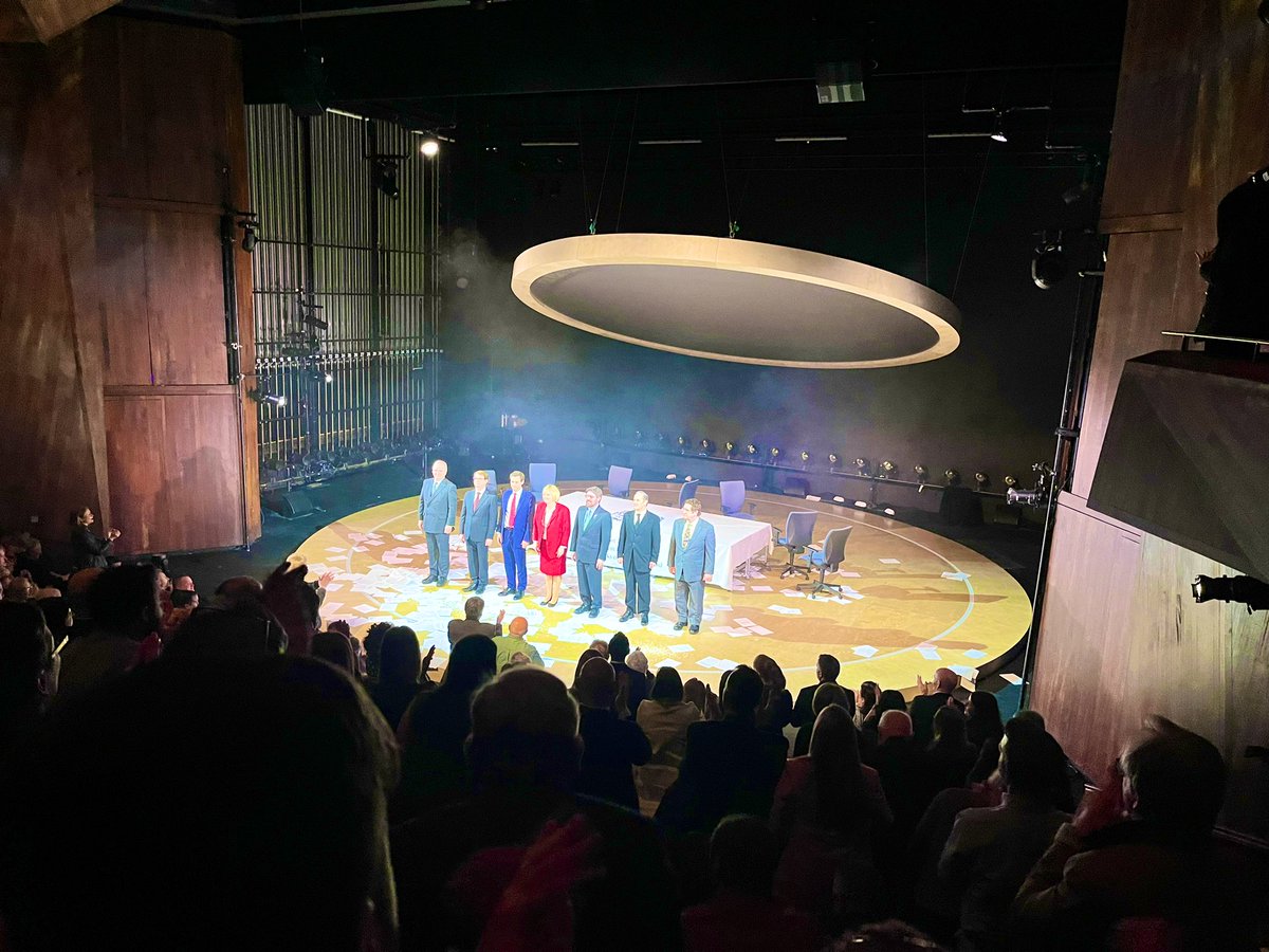 Standing ovation for the cast of #Agreement @LyricBelfast One of the best theatre productions I’ve seen. 👏
