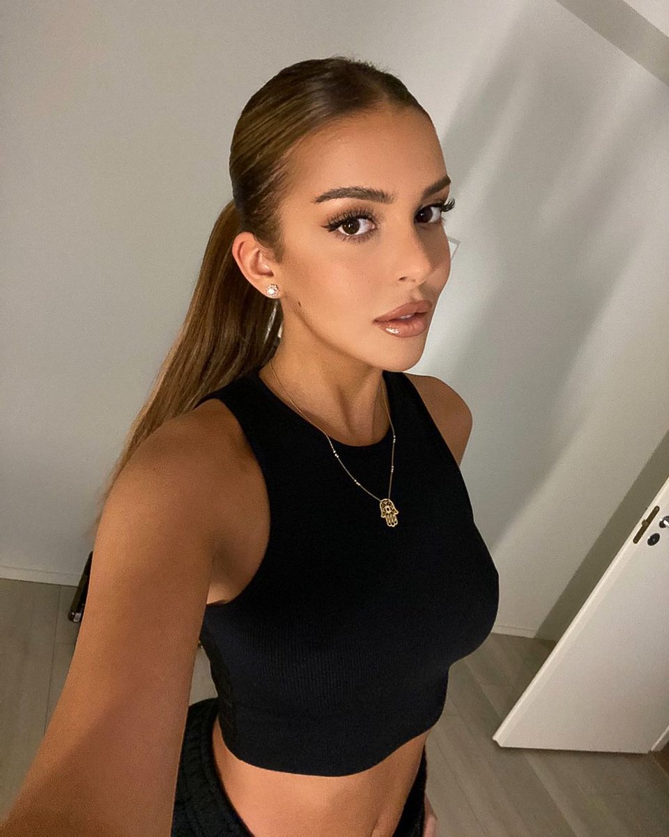 Ckrumm33's tweet photo. Your smile looks like fine weather https://t.co/k8lgLZxcoP
