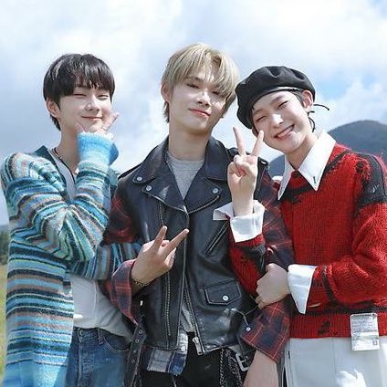 nooyorker's tweet photo. maknae line all linked up 🥹 https://t.co/F9MFNYzTC8