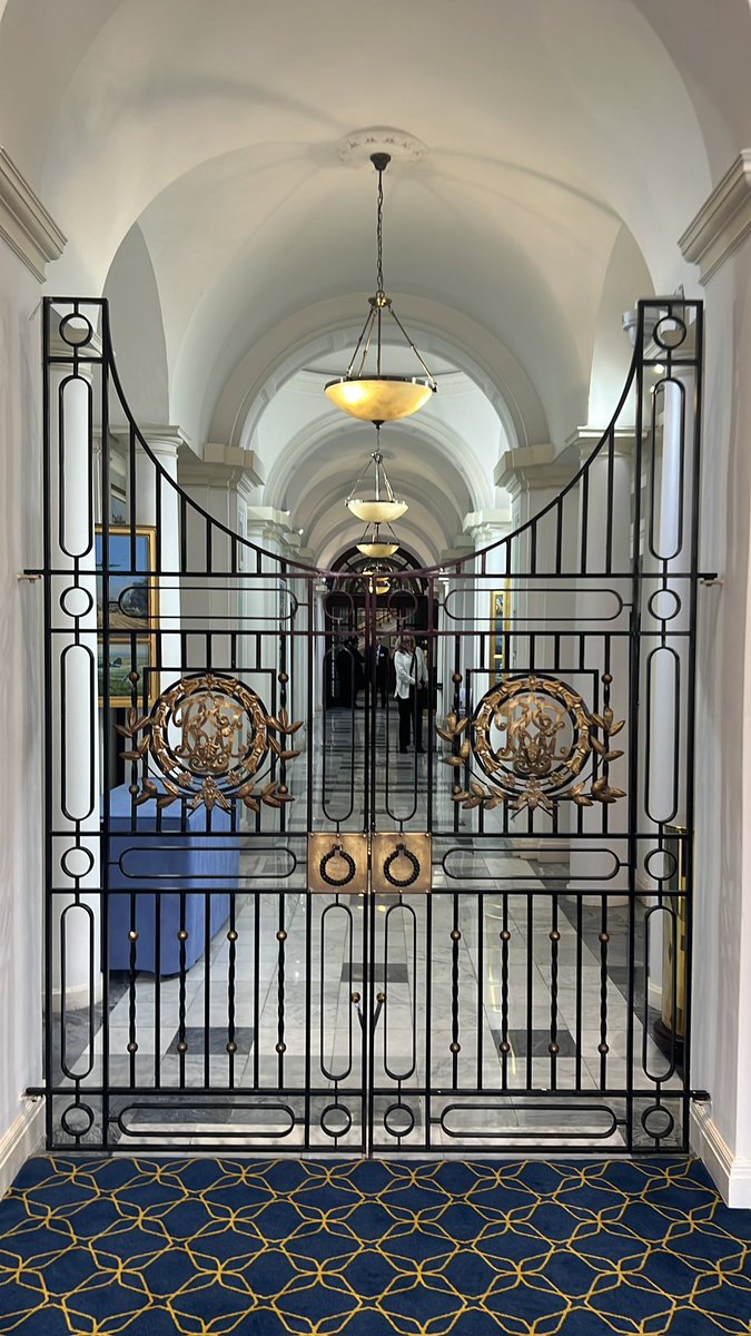 Jo Salter MBE (@jo_salter) on Twitter photo This is a place I’ve been visiting for more than 40 years and it still puts a smile on my face as I walk to the door! <a href="/TheRAFClub/">Royal Air Force Club</a> This is a place I’ve been visiting for more than 40 years and it still puts a smile on my face as I walk to the door! <a href="/TheRAFClub/">Royal Air Force Club</a>