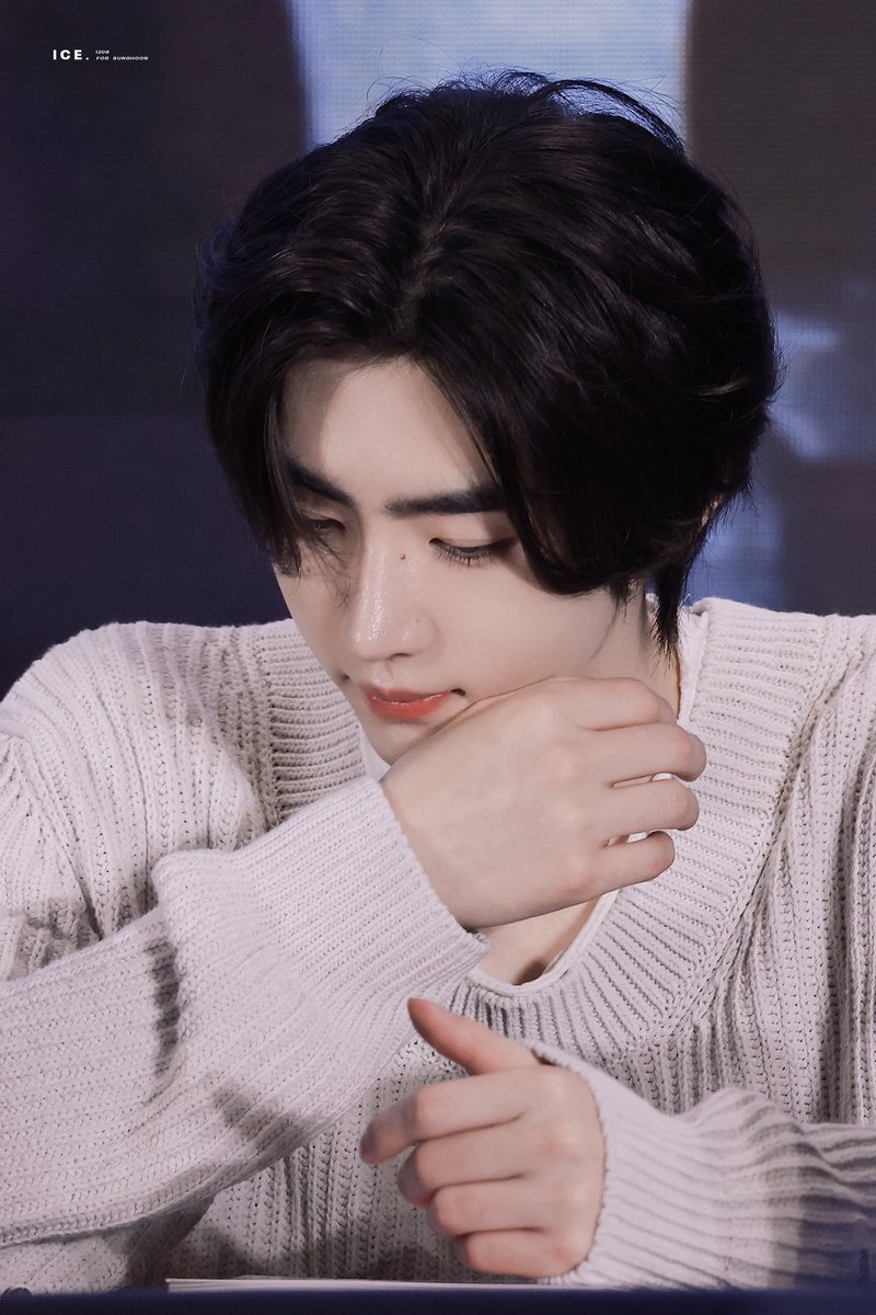 240316 YIZHIYU

#ENHYPEN #SUNGHOON 
#엔하이픈 #성훈 
<a href="/ENHYPEN_members/">ENHYPEN</a>