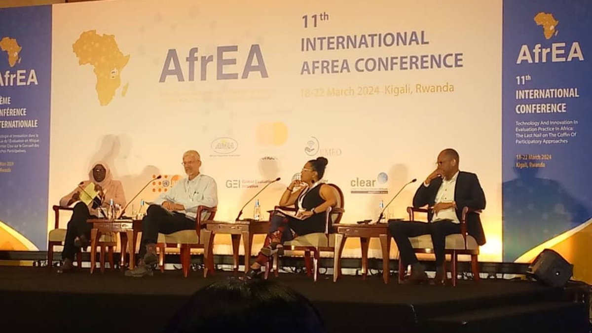 UNFPA Independent Evaluation Office (@unfpa_eval) on Twitter photo At #AfrEA2024, <a href="/msegone/">Marco Segone</a> spotlights 3️⃣innovative ways to support youth in #evaluation:
1️⃣Sign Youth in Evaluation manifesto
2️⃣Adopt & self-report on Youth in Evaluation standards by 31 Mar
3️⃣Submit a proposal for Youth in Evaluation week by 24 Mar
🔎eval4action.org At #AfrEA2024, <a href="/msegone/">Marco Segone</a> spotlights 3️⃣innovative ways to support youth in #evaluation:
1️⃣Sign Youth in Evaluation manifesto
2️⃣Adopt & self-report on Youth in Evaluation standards by 31 Mar
3️⃣Submit a proposal for Youth in Evaluation week by 24 Mar
🔎eval4action.org