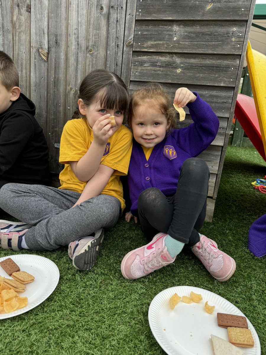 EYFS had fun at the garden party this afternoon! We enjoyed picnic food with our friends and planted our own sunflower seeds to look after at home. @IPAT_Edu