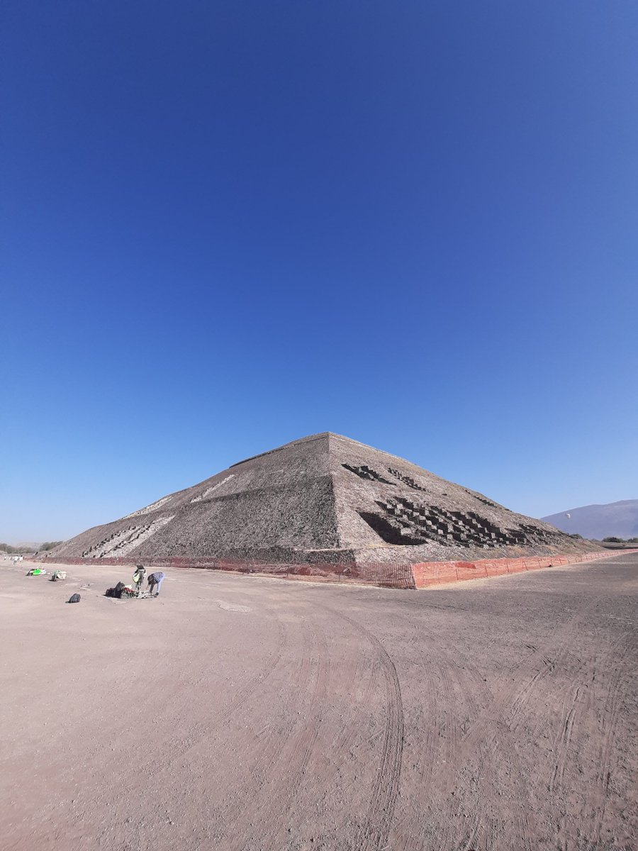 GakimeGigi's tweet photo. Abuelitaaa, soy tu nieto y ya llegueeee
#Teotihuacán #piramidedelsol https://t.co/rSxH5e014x