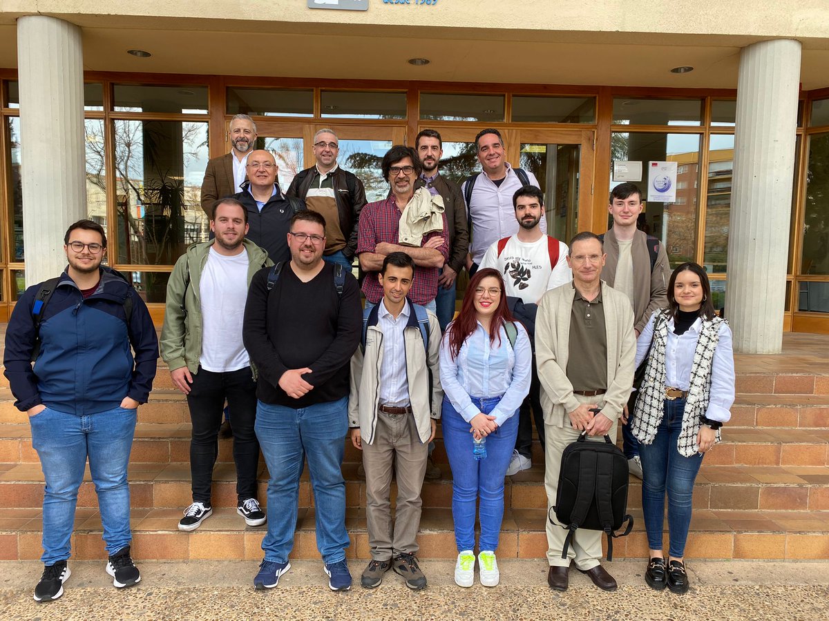 jmgaralo's tweet photo. Reunión muy productiva del proyecto #QServ. Gracias a los compañeros de @uclm_es @GrupoAlarcos por el recibimiento. Llegamos a la mitad del proyecto con muy buenos resultados y muchas ganas de seguir haciendo cosas cc. @QuercusSEG @spilabuex @infouex @deusto https://t.co/NrSGyXNKGl