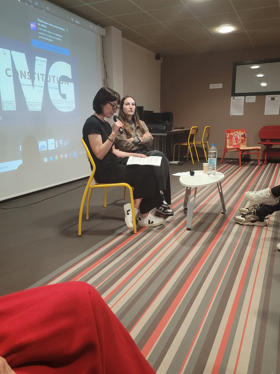 Bravo au collège Laetitia Bonaparte pour cette belle journée consacrée aux droits des femmes. Des interventions et des échanges de grande qualité. #Egalitefillesgarçons