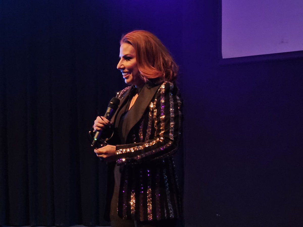 cculturalam's tweet photo. #Vanessadas... regresa al Centro Cultural de Arte Moderno CCAM e la mano de la divertidísima Vanessa Senior. Única Función: sábado 20 de abril de 2024, a las 7:00 p.m. Ven a cantar y a reír con esta humorista fuera de serie.
Entradas a la venta en https://t.co/aUax3X4In7 https://t.co/rjg3Pbr4qH