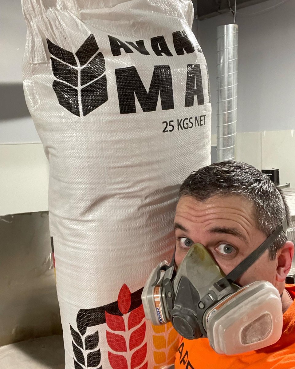 “Czech Meow’t” or @ajspires86 rather 😆 He’s back at it. Brewing a fresh batch of Czech Pilsner 🍺
•
•
•
#brewday #craftbrew #brewing #craftbeer #beerinspires #czechpilsner #sightglass #beerborn #asseenincolumbus #ohiocraftbeer #cbusaletrail