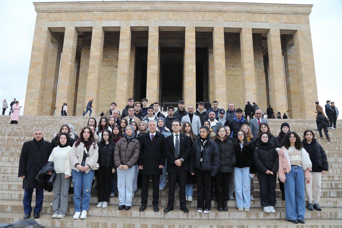 recep_erol34's tweet photo. Büyükçekmece’mizin gençleriyle birlikte Anıtkabir'de Atamızın huzurundaydık.

Türkiye Cumhuriyeti'nin kurucusu Gazi Mustafa Kemal Atatürk’ü ebedi istirahatgahında, saygı ve minnetle andık.

Bu anlamlı ziyaret, geleceğimizin teminatı gençlerimizle birlikte Atamızın izinde yürüme kararlılığımızı güçlendirdi.