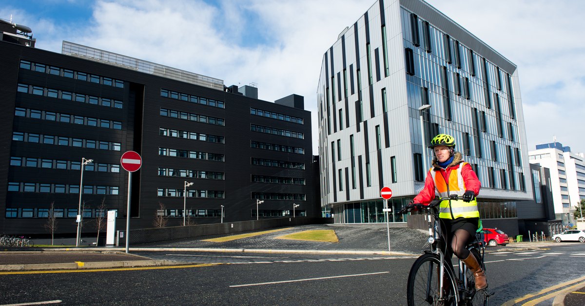🚲 Cycling to campus not only reduces carbon emissions but also boosts your health. Explore our cycling resources and enjoy the convenience of 331 bike spaces across our campuses. More details about cycling to campus available on My Napier 👉 my.napier.ac.uk/life-on-campus…