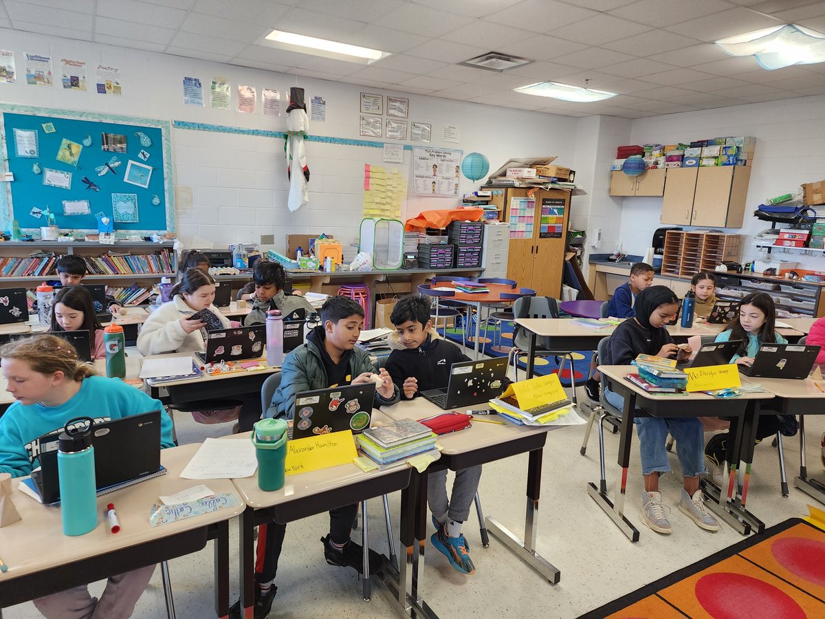 Katie Swanson (@ms_swanson_dis) on Twitter photo Ss compare and contrast characteristics of solid figures in partners using manipulatives and mathematical discourse <a href="/Discovery_elem/">Discovery Elem</a> #math #Geometry #Mathematics #4thGrade Ss compare and contrast characteristics of solid figures in partners using manipulatives and mathematical discourse <a href="/Discovery_elem/">Discovery Elem</a> #math #Geometry #Mathematics #4thGrade
