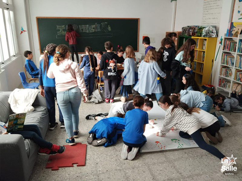 📖 Els alumnes de 6è han organitzat activitats pel dia de la poesia a la biblioteca de l’escola. Un gran èxit!! ✨ 📲 torreforta.lasalle.cat/poesia-a-la-bi… #poesia #lectura #llibres #biblioteca #escola #LaSalle #LaSalleTorreforta #Torreforta #Tarragona