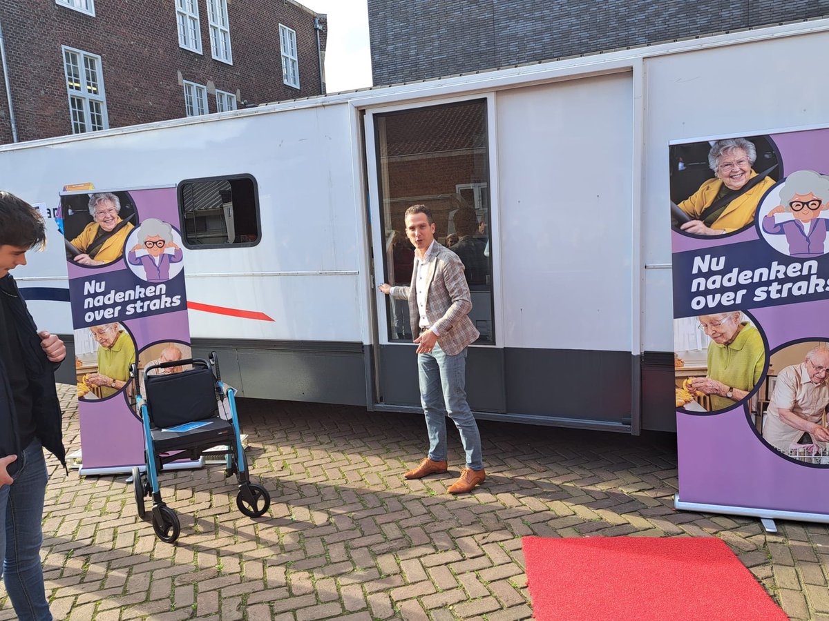 Doe mee met de  'Nu nadenken over straks' campagne! Met een SRV-wagen vol (technologische) hulpmiddelen komen wij langs in de wijk. Wij gaan  in gesprek en geven advies waar nodig. Lees: bit.ly/493Lb6e  #NuNadenkenOverStraks