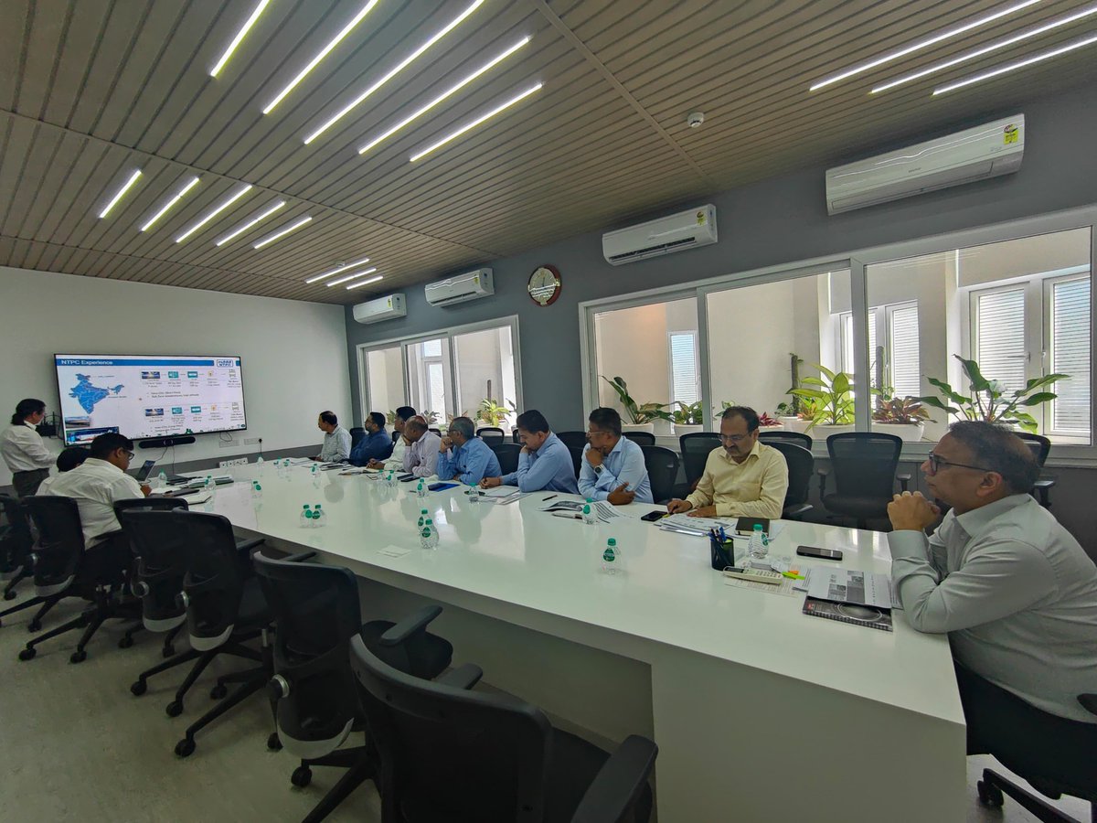 EnergyOdisha's tweet photo. Principal Secretary, Energy Dept., @vishaldevk reviewed a proposal for implementing Green Hydrogen-powered buses in the state. NTPC’s Renewable Energy Limited has proposed establishing a #GreenHydrogen plant to supply energy for these buses. @SecyChief @DC_Odisha https://t.co/hr3XBZXBFd