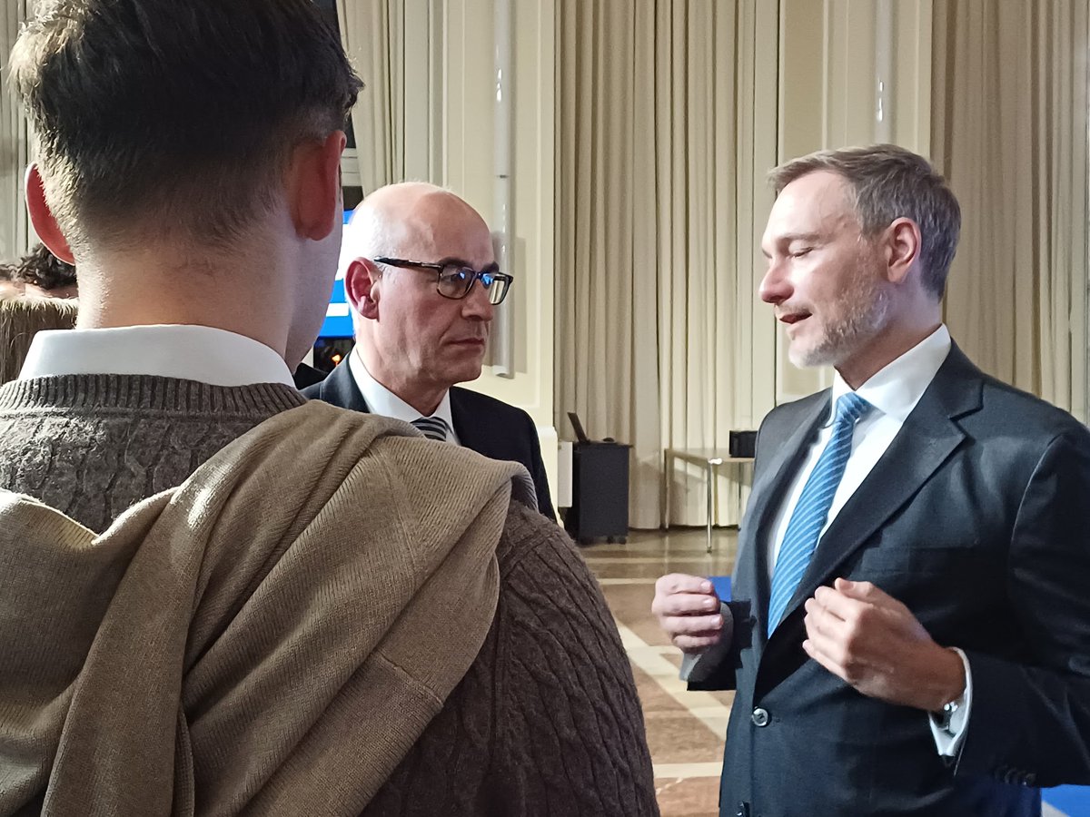 Danke @c_lindner für die Einladung zum #EconomicDialogue – Neue Dynamik und den Austausch im @BMF_Bund : Handlungsbedarf bei #Investitionen und #Innovationen