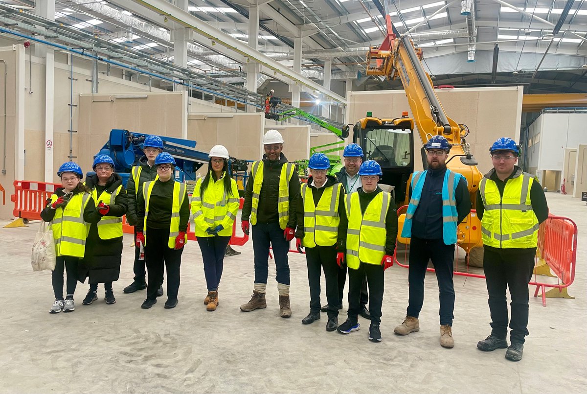 Day 4 of @BuildUK #Opendoors24 and  @tilbury_douglas are @Warringtonfire. 
Aspiring professionals from @childwall_abbey received an exclusive site tour whilst the team showcased the world of opportunities available to them in our sector.
#TilburyDouglas #Construction #Careers