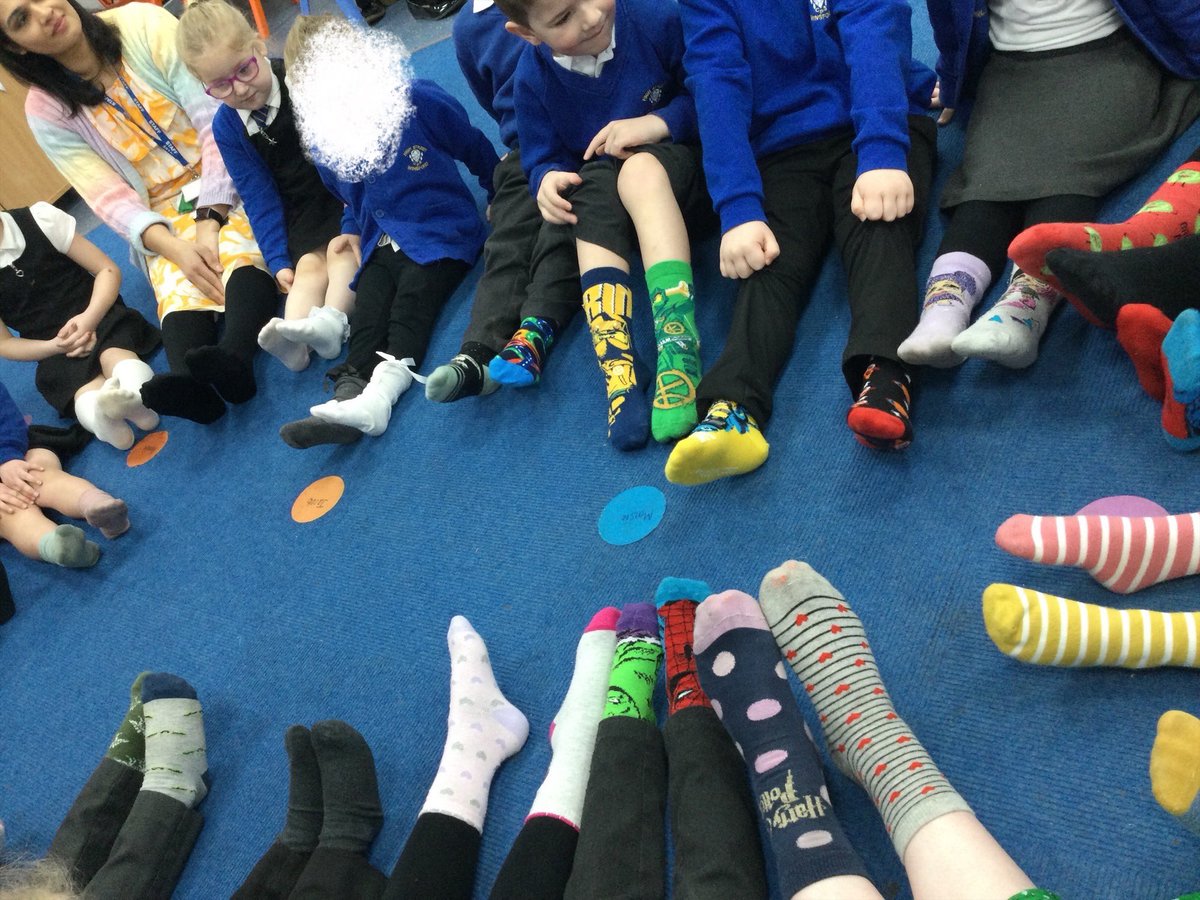 RecHiStPrimary's tweet image. We are wearing odd socks for #WorldDownsSyndromeDay 🧦