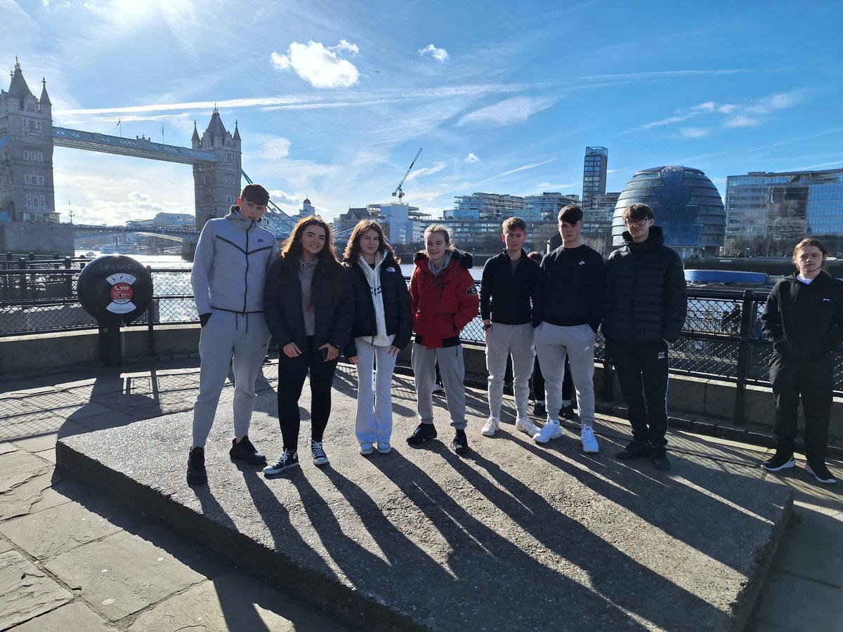 mayfieldcs's tweet photo. Some of our fantastic TY students enjoyed a trip to London 👏🏼.  Trip Highlights: Tower of London, Parliament Square, St. James’s Palace Guard Change, Oxford Street shopping, Imperial War Museum visit. Great day exploring! 🇬🇧✈️ #TYLondonTrip #ExploringLondon https://t.co/H6GH09dAhr