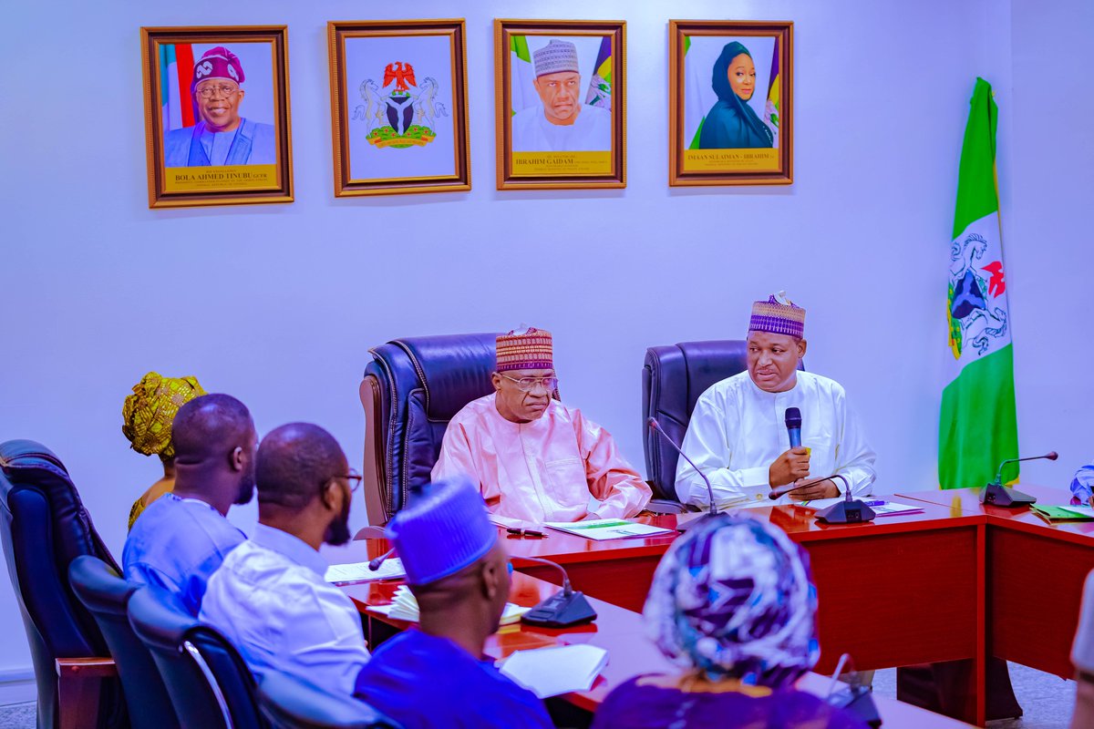 Yesterday, the PEBEC Secretariat led by @joduwole engaged in a collaboration session with the HM @PoliceAffairs, Sen. Ibrahim Gaidam, the PS and other senior officers of the Ministry in a productive session focused on enhancing the ease of doing business & investing in Nigeria.