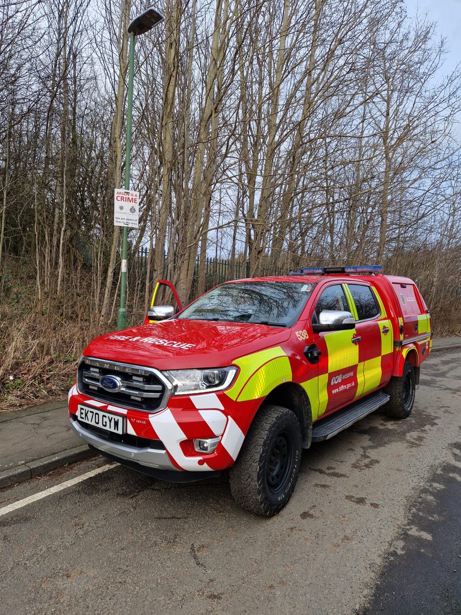 In the lead up to the Easter our crews across the County are busy getting out in the community and visiting local schools to deliver fun, educational sessions about arson, the dangers and the consequences ⚠️👨‍✈️ Here are Peterlee Blues and High Handenhold Whites doing just that!👨‍🚒