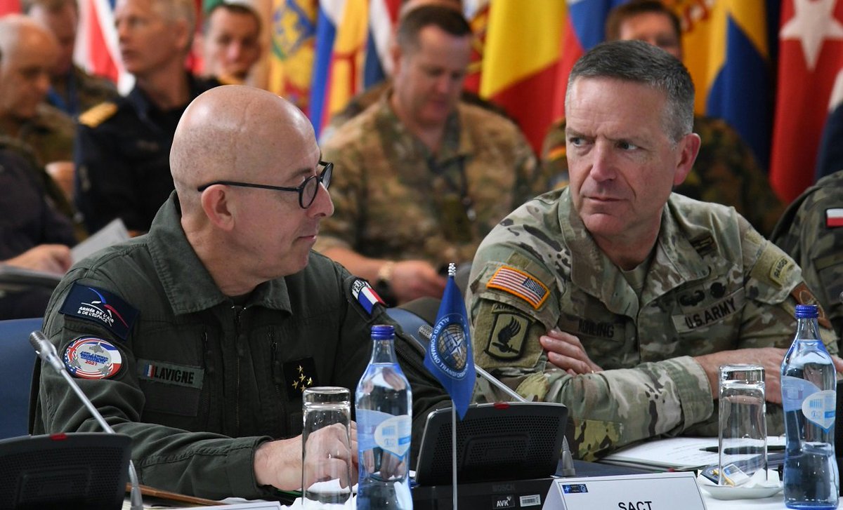 Analyzing the past is crucial for @NATO's decision-making for the present & future. #NATOMC's visit to @NATOJALLC expands military leaders' grasp on tools that enables the application of experience. More on #NATO's hub for lessons learned: act.nato.int/article/natos-… #WeAreNATO