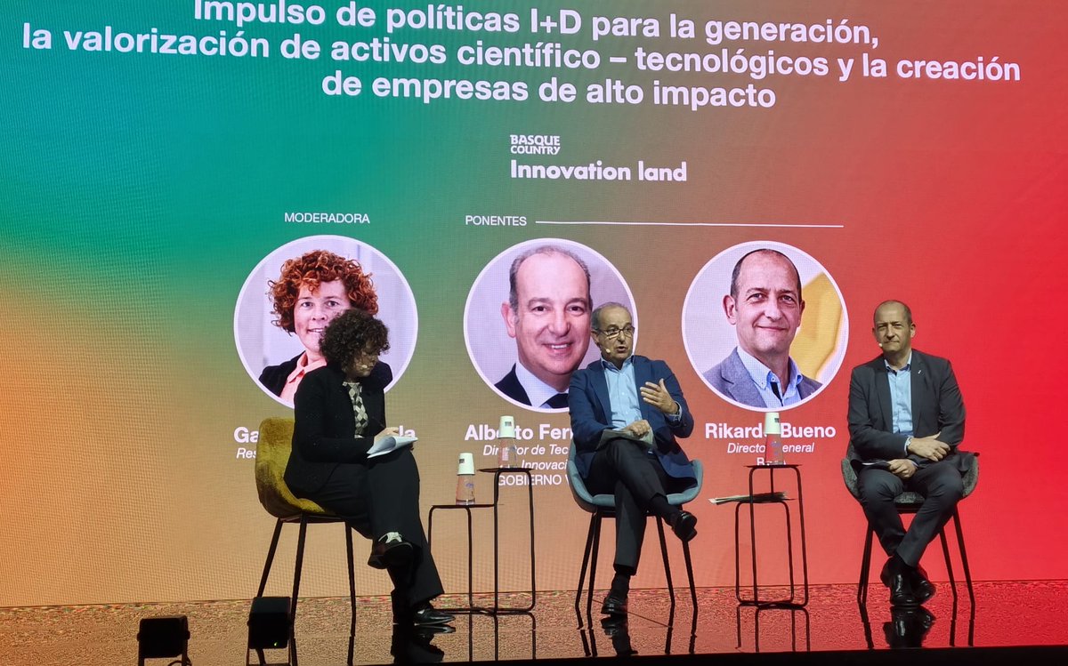 Euskadi ha presentado su apuesta por el #emprendimiento científico-tecnológico y la iniciativa Basque Tek Ventures en @ForoTransfiere , con Alberto Fernández, Director de Tecnología e Innovación del Gobierno Vasco (@Gob_eus ), y Rikardo Bueno, Director General de @brta_eus