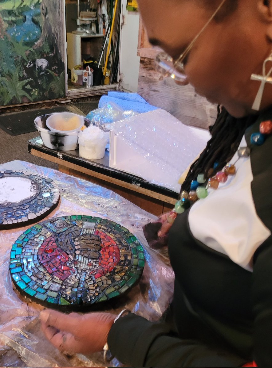 HeartInArt_UK's tweet image. What a colourful session @BeeUrbanLondon making mosaics last night. 
#popsofcolour #colourfullife #liveincolour
#londonlovescolour #makingmosaicswithkes