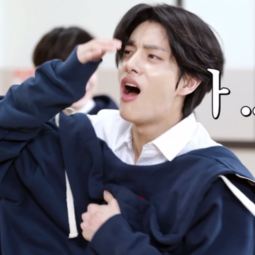 15ARCHIVEz's tweet photo. he got the shock of his life😭 https://t.co/kkwk4qRHaO