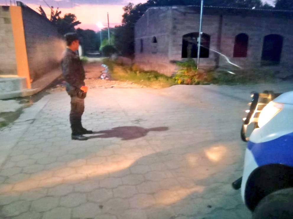 PNCSV's tweet photo. La Policía Rural cuida los caminos  en los cantones y caseríos de San Miguel.

Combatir delitos y proteger a las familias es nuestro deber.

#PlanControlTerritorial https://t.co/iijzK70gN5