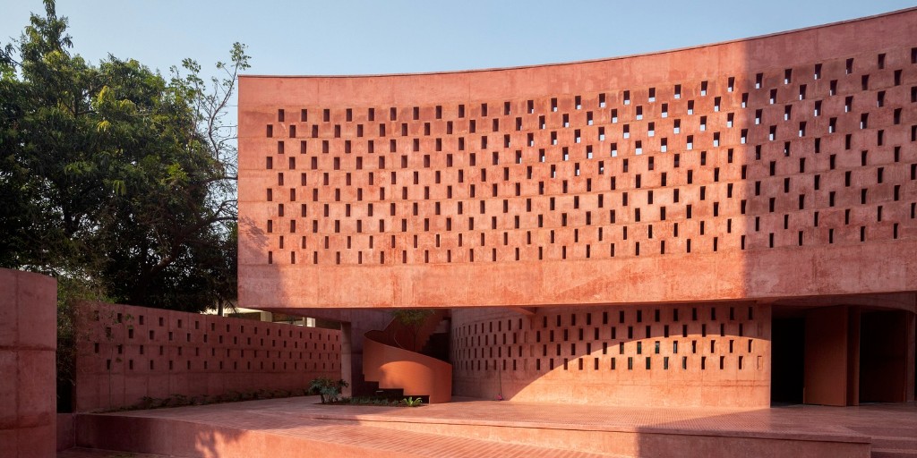 ArchDaily's tweet image. How Breathable Should #Facades Be? 
Exploring Permeability and Impermeability in Building Envelopes
ow.ly/lW0c50QYBJ6