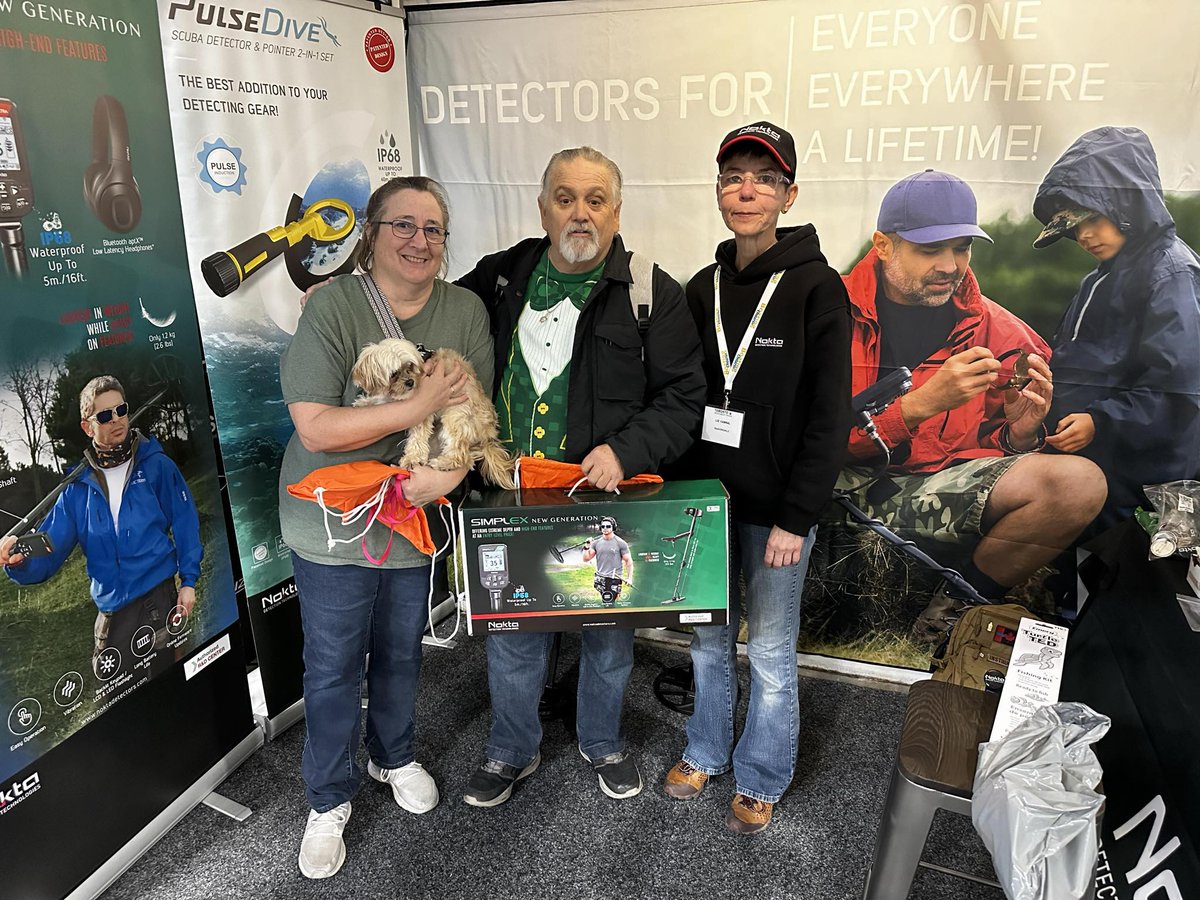 Digging_Canuck's tweet image. Two 1st time owners of a NOKTA SIMPLEX LITE &amp;amp; BT at the Toronto Sportsmen's Show  

#nokta #radioworld #torontosportsmensshow #metaldetecting #metaldetector #noktasimplexlite #noktasimplexbt #simplex #simplexlite #simplexbt  #relichunting #treasurehunting #hamont