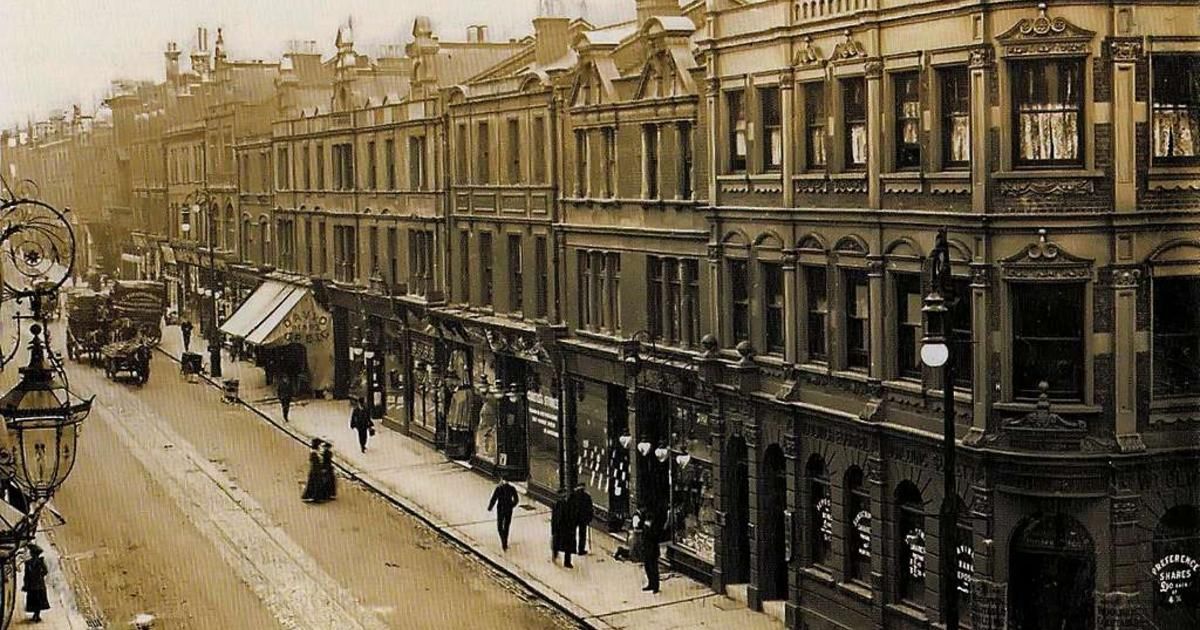 Join us in Woolwich on Friday 5th April 2024 to celebrate the end of our 2-year Woolwich High Street Heritage Action Zone Project 🎉 Find out more HERE: buff.ly/4a1Gvig Part of @Royal_Greenwich & @HistoricEngland #HistoricHighStreets