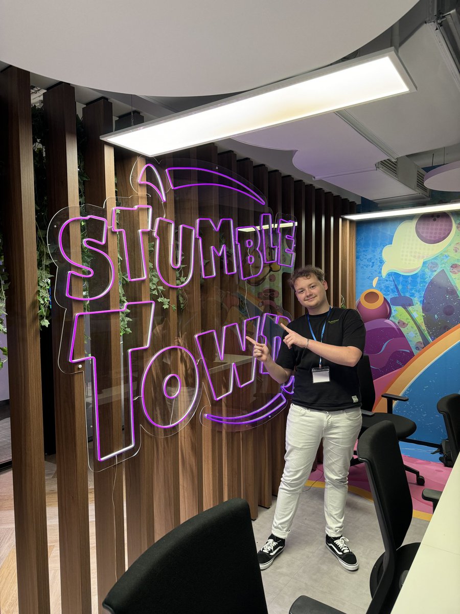 graphyxpro's tweet image. Merci @StumbleGuysGame pour l'invitation dans les studio de Scopely Barcelone durant 2 jours !

C'était vraiment une expérience incroyable de pouvoir rencontré l'équipe 💙 (et dire que à la base, c'était une simple hype sur TikTok )