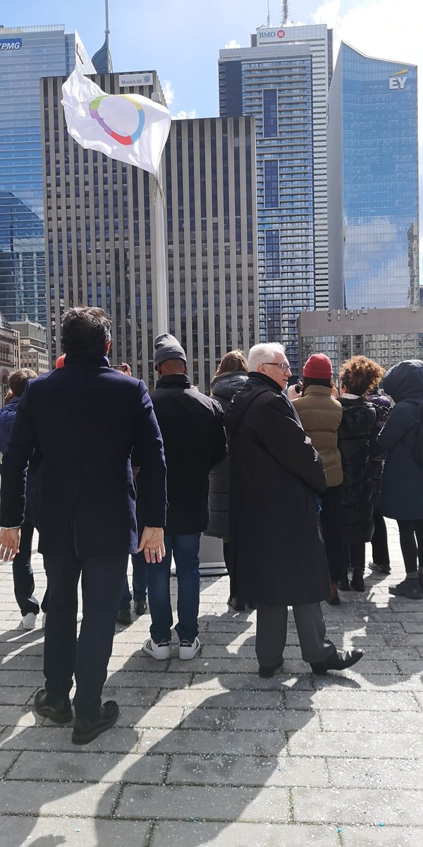 À l'occasion de la #JourneeInternationaledelaFrancophonie, nous avons eu le plaisir d'être présents pour la levée du drapeau à #toronto! 
Célébrons fièrement notre belle langue et ses cultures!