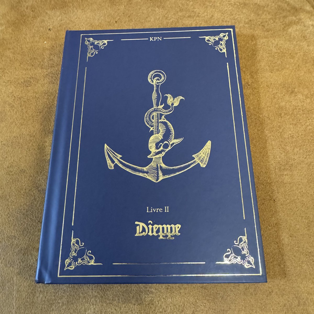 あとPeste Noireの新作EP！
前EPよりもブラックメタル度高め。