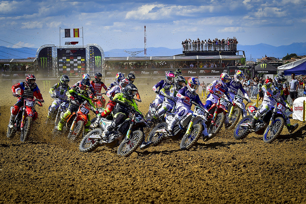 🔥 MXGP Preview: First European round of MXGP this weekend with the MXGP of Spain 🇪🇸 at the intu Xanadú – Arroyomolinos circuit. livemotocross.com/preview-mxgp-f… 📷 - @mxgp #MXGP #MXGPSpain #MX #Motocross #Moto #Motox #Dirtbikes #ProMotocross #LiveMotocross