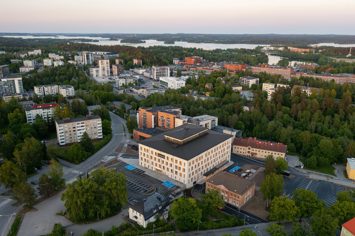 Vuoden 2023 tilinpäätös on valmistunut.
Kaupunki investoi vahvasti, mutta samaan aikaan kaupungin lainakanta aleni 9,5 miljoonaa euroa.  
Tp oli kertomusvuonna 11 miljoonaa euroa ylijäämäinen. 
Pääset tutustumaan tilinpäätökseen kaupungin kotisivuilla: bit.ly/3v9JINS