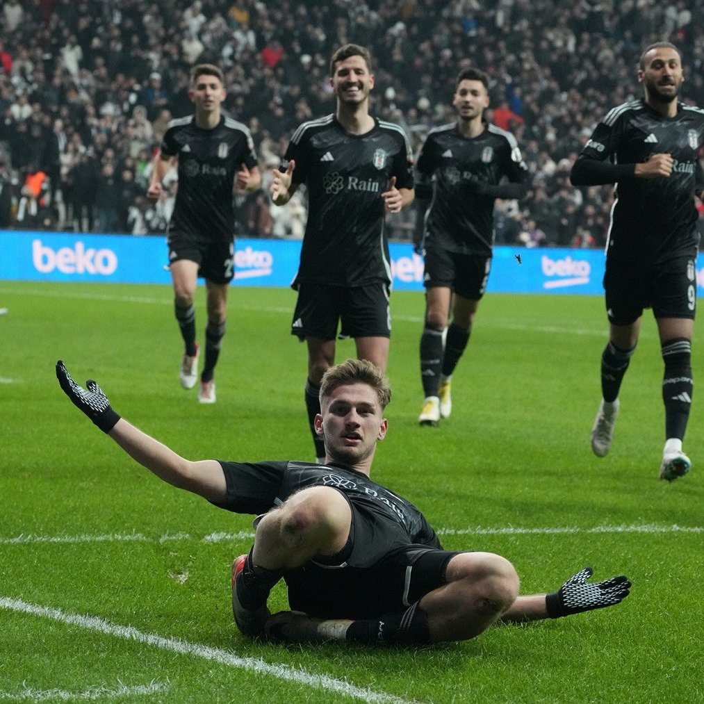 A Milli Takım kadrosunda bulunan bazı hücum oyuncularının bu sezon performansı.

▪️ Abdülkadir Ömür: 1506 dakika, 0 gol
▪️ Yunus Akgün: 1361 dakika, 2 gol
▪️ Enes Ünal: 338 dakika, 1 gol

🇹🇷 Ümit Milli Takıma gönderilen Semih Kılıçsoy: 1531 dakika, 10 gol