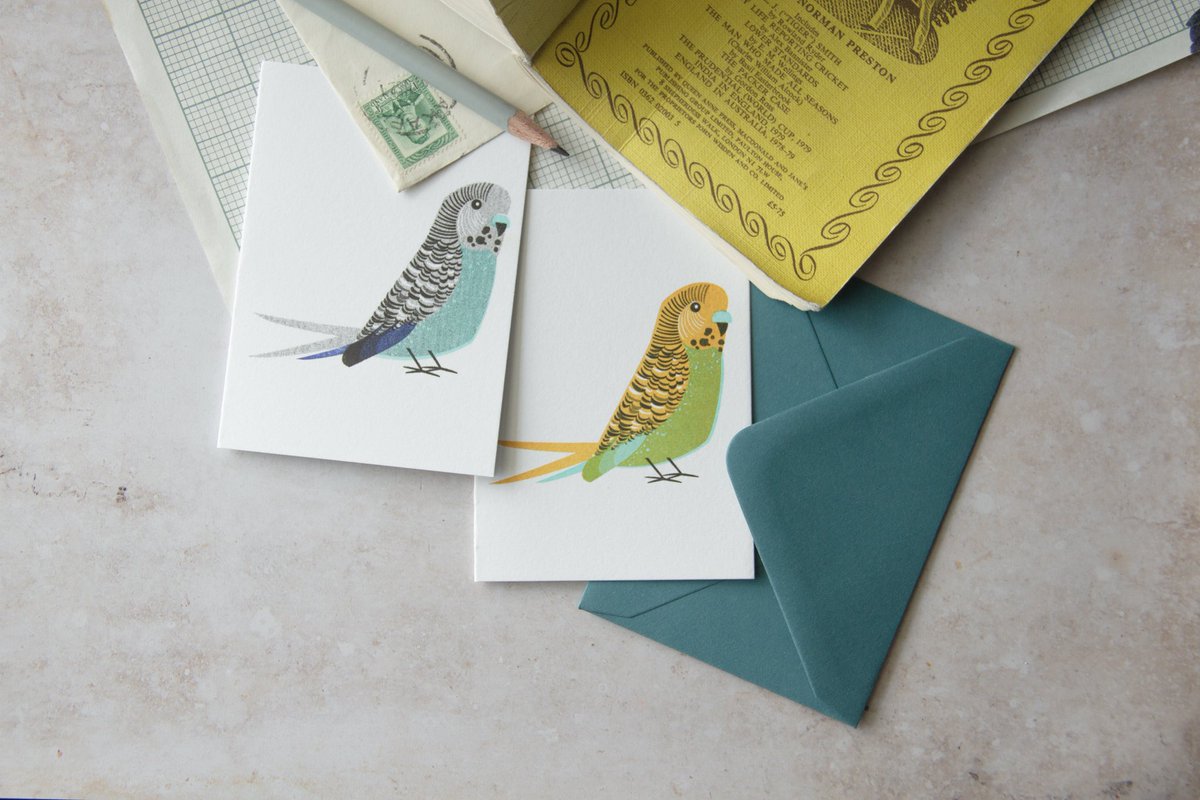 It’s #worldbudgieday - Bobbie Print’s resident Budgies, Leonard and Bernard are ready to celebrate! 

bobbieprint.com/products/blue-…