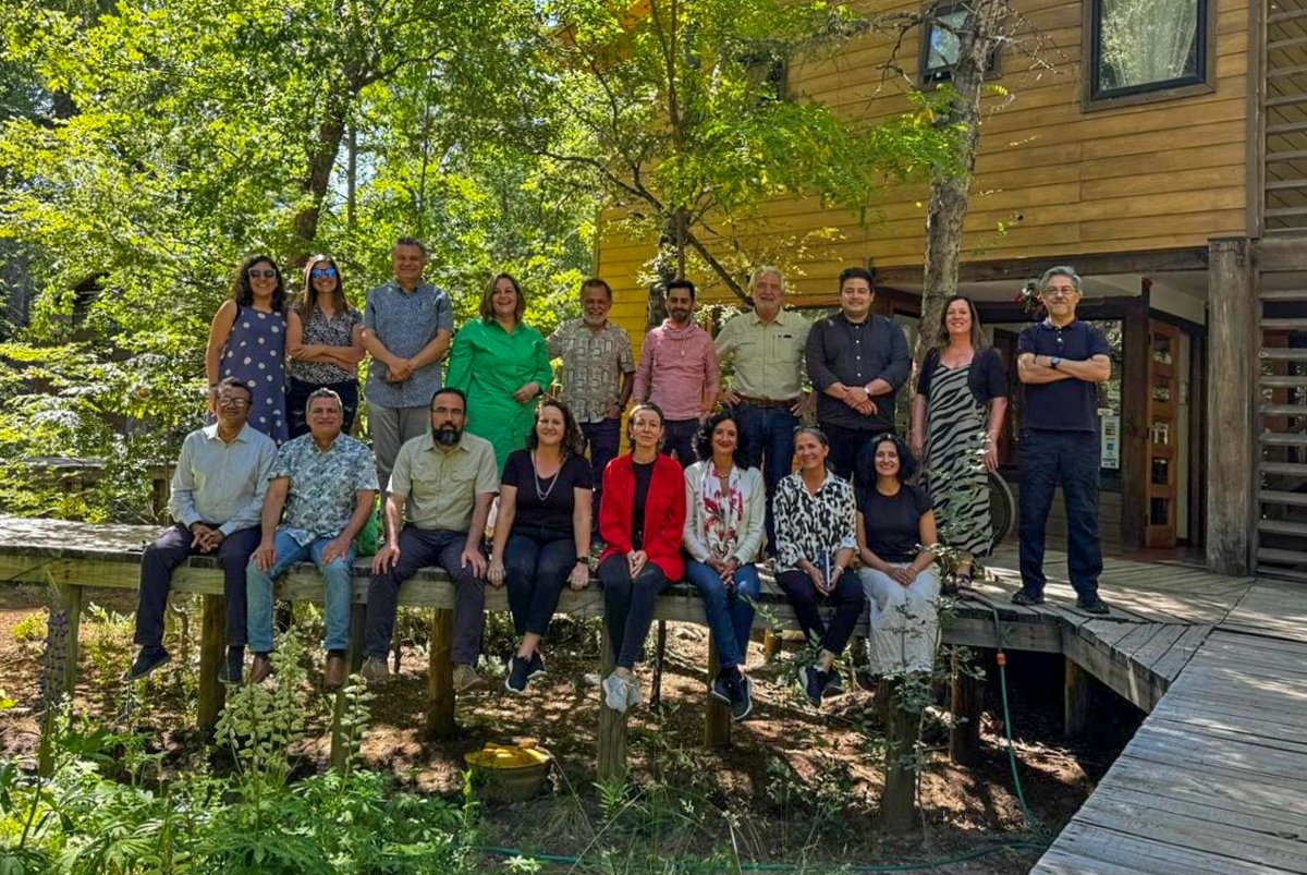 Primer encuentro de Investigación en Arquitectura y Urbanismo del Centro de Graduados/as de <a href="/dau_ubiobio/">Doctorado Arq.y Urb.</a>.
Detalles en nuestro sitio web: farcodi.ubiobio.cl/postgrados/202…