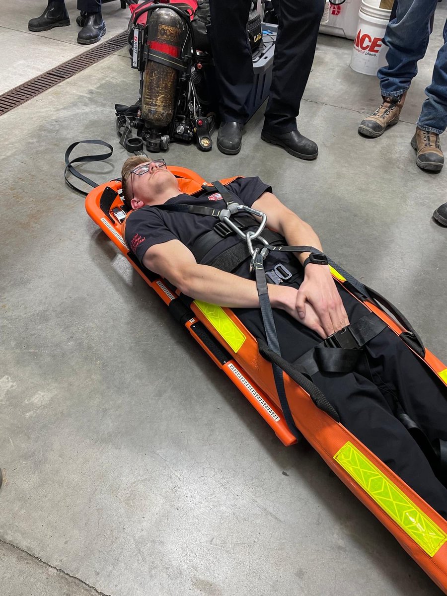 FASTRescuePA's tweet photo. This week members of the Ocean City Fire Department teamed with city works partners to review Confined Space Rescue Operations. We spent a great morning reviewing their FAST Board and then performed various evolutions integrating other rescue equipment with the board. https://t.co/ZkKgnJ5QTs