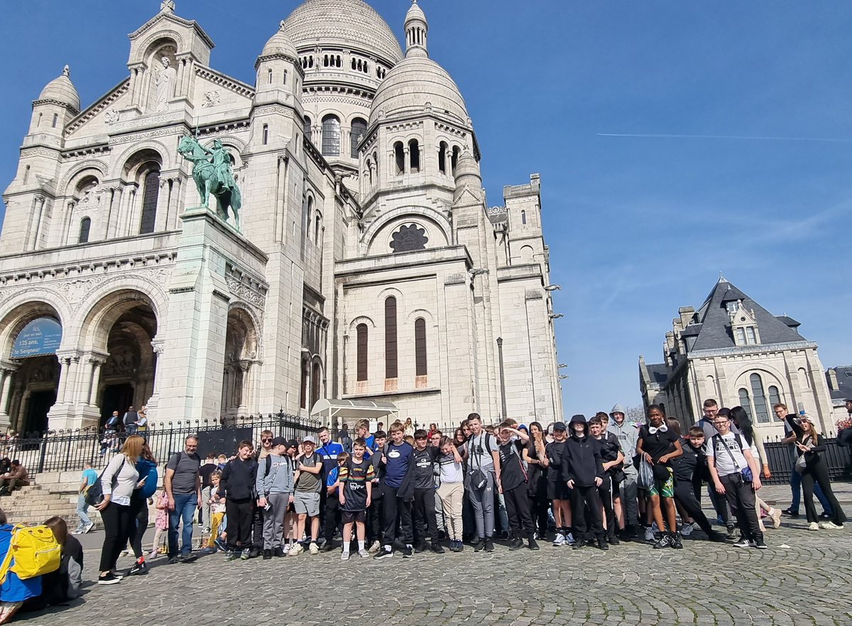 TMCHull's tweet photo. Today students visited Sacre Coeur and they all took lots of pictures, enjoyed the views and the sunny weather. 

🇫🇷☀️🥐 https://t.co/Ktniz2NOM0