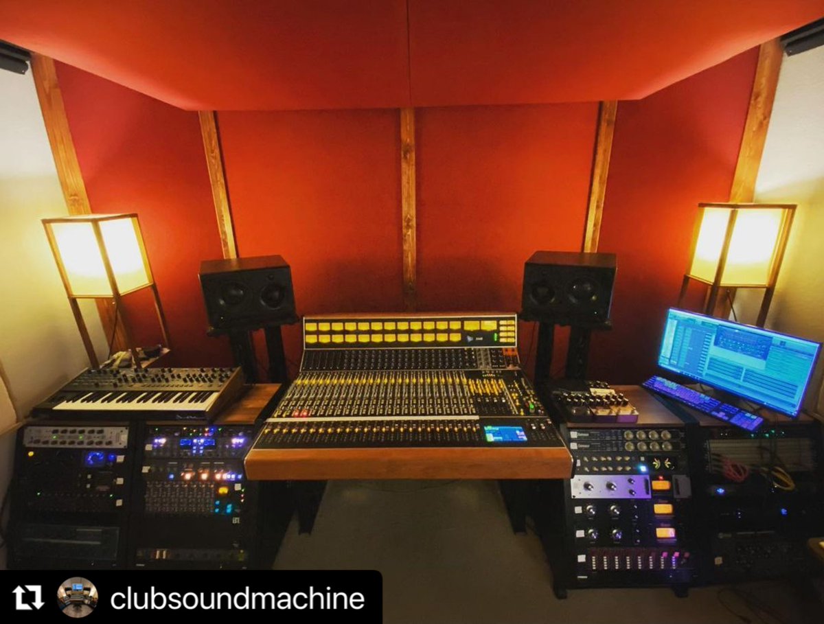 ThisIsAPIaudio's tweet photo. @clubsoundmachine

#api2448 #apiaudio #apiconsole #recording #recordingconsole #recordingstudios #recordingstudio #studiogear #repost https://t.co/BEQhjGTOAc