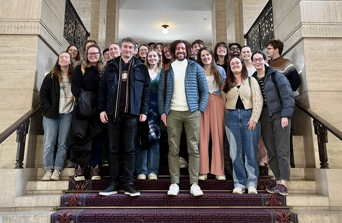 @RoyalHolloway's Public History MA: take fascinating modules & engage with @HRP_palaces, @I_W_M, @BishopsgateInst & @bcaheritage! Recent students even got t meet and discuss the past, present & future of public history with the great @greg_jenner! royalholloway.ac.uk/studying-here/…