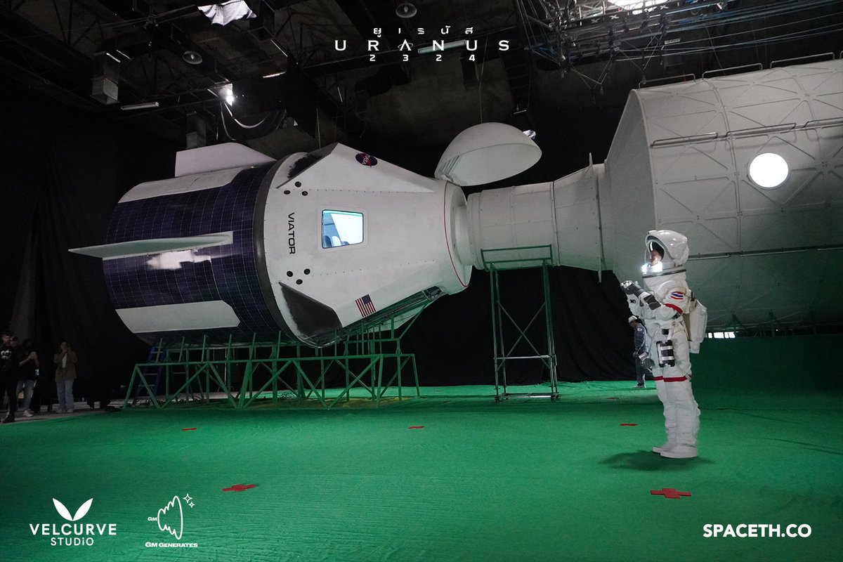 spacethnews's tweet photo. โดยในภาพยนตร์เราะจะได้เห็นการเชื่อมต่อยานอวกาศ (Docking) การปฏิบัติภารกิจนอกสถานี (EVA) ที่มีความสมจริงที่สุดในประวัติศาสตร์ภาพยนตร์ Sci-Fi ไทย #Uranus2324xFreenBecky #Uranus2324 https://t.co/3896CpeyxW